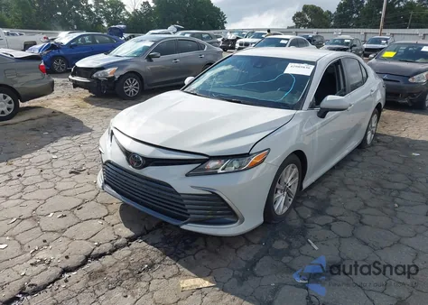 2022 Toyota Camry Le из США, поврежденный, VIN 4T1C11AK6NU049330